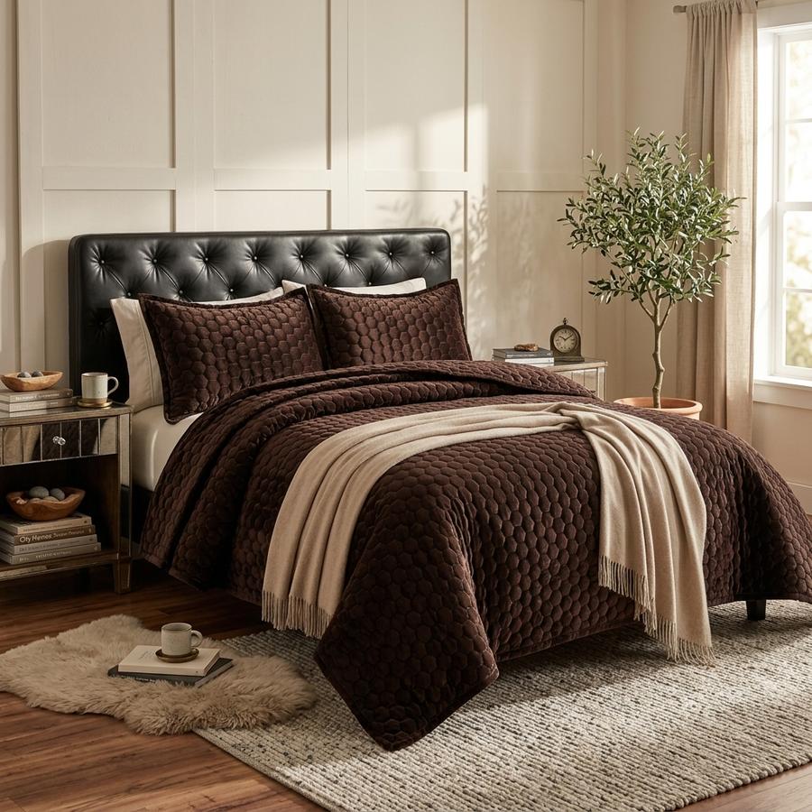 Velvet quilt styling